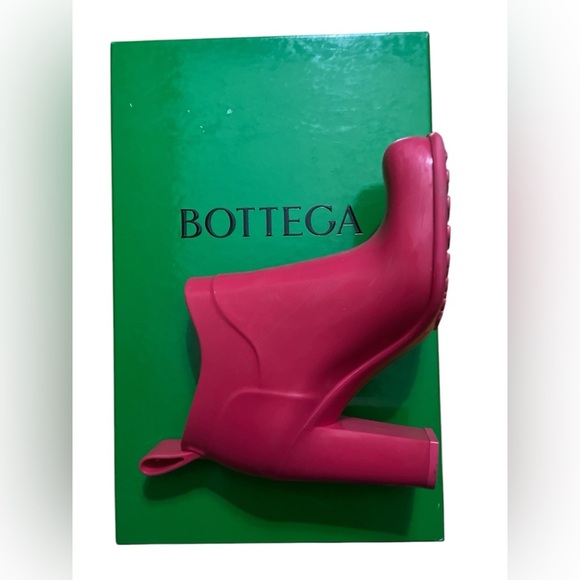 Bottega Veneta women’s pink rubber lollipop booties size 38 - Picture 4 of 9